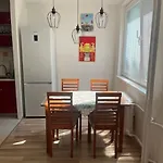 Linhs Place