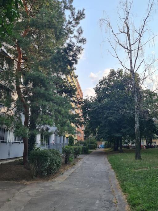 Linhs Place * Prague